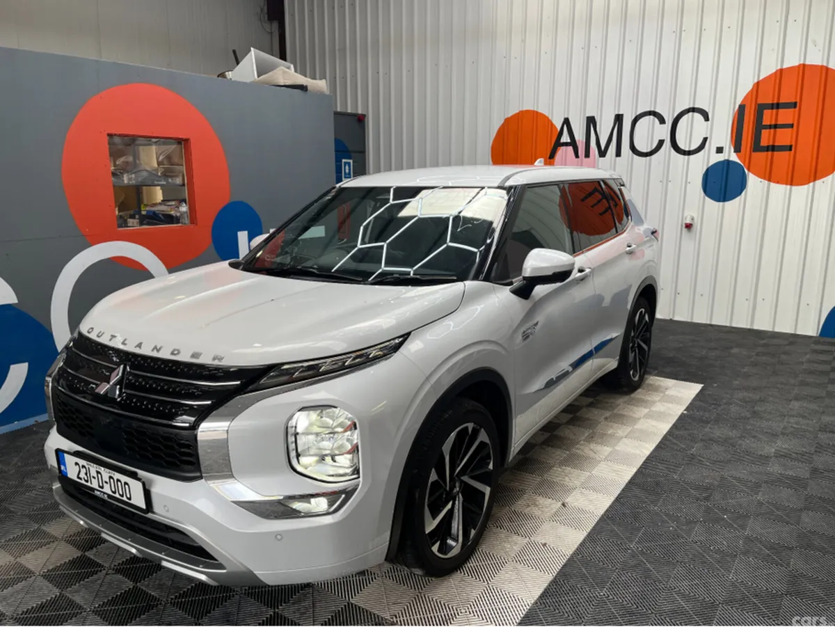 Mitsubishi Outlander SUV, Petrol Plug-in Hybrid, 2023, White