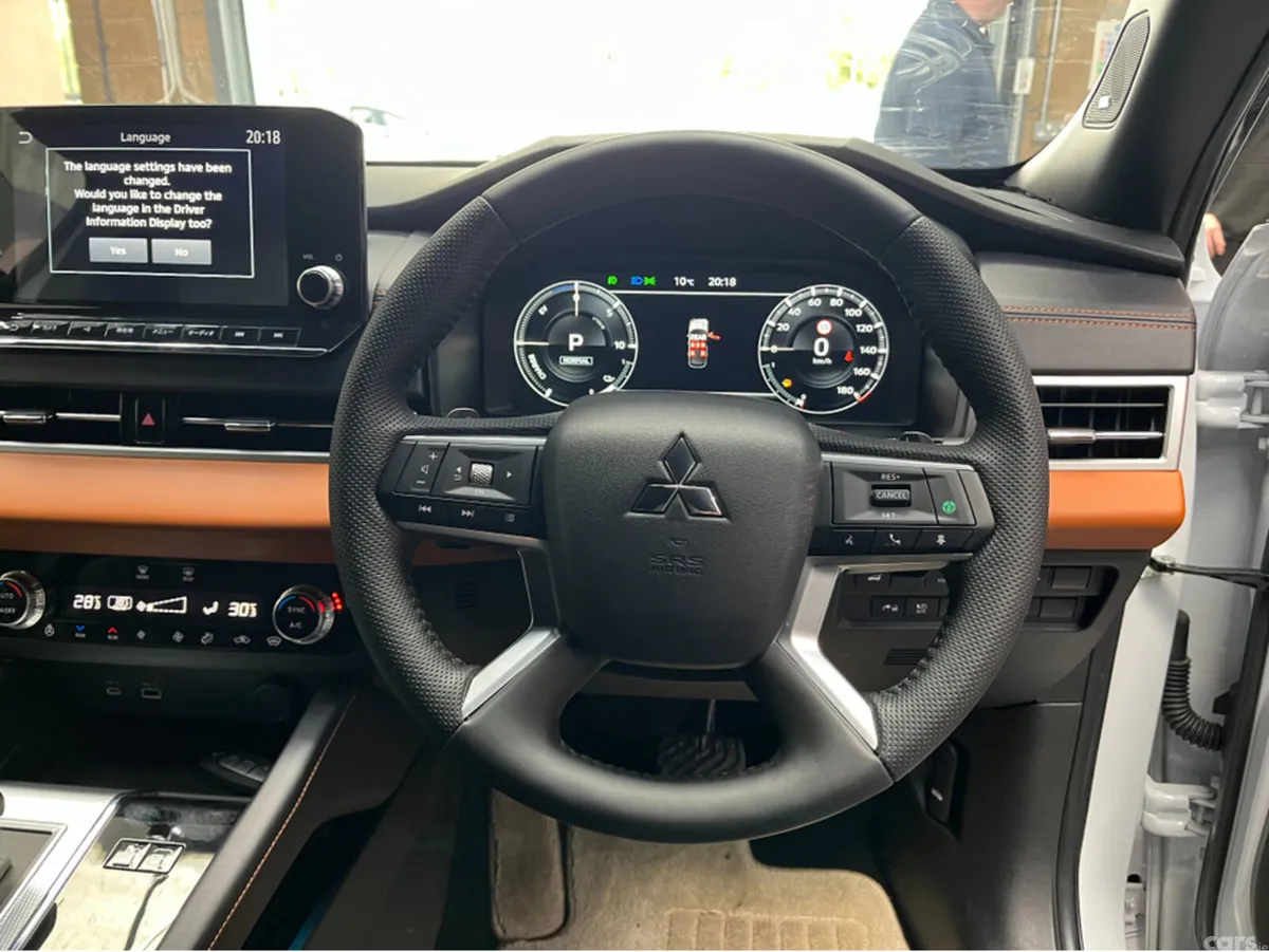 Mitsubishi Outlander SUV, Petrol Plug-in Hybrid, 2023, White