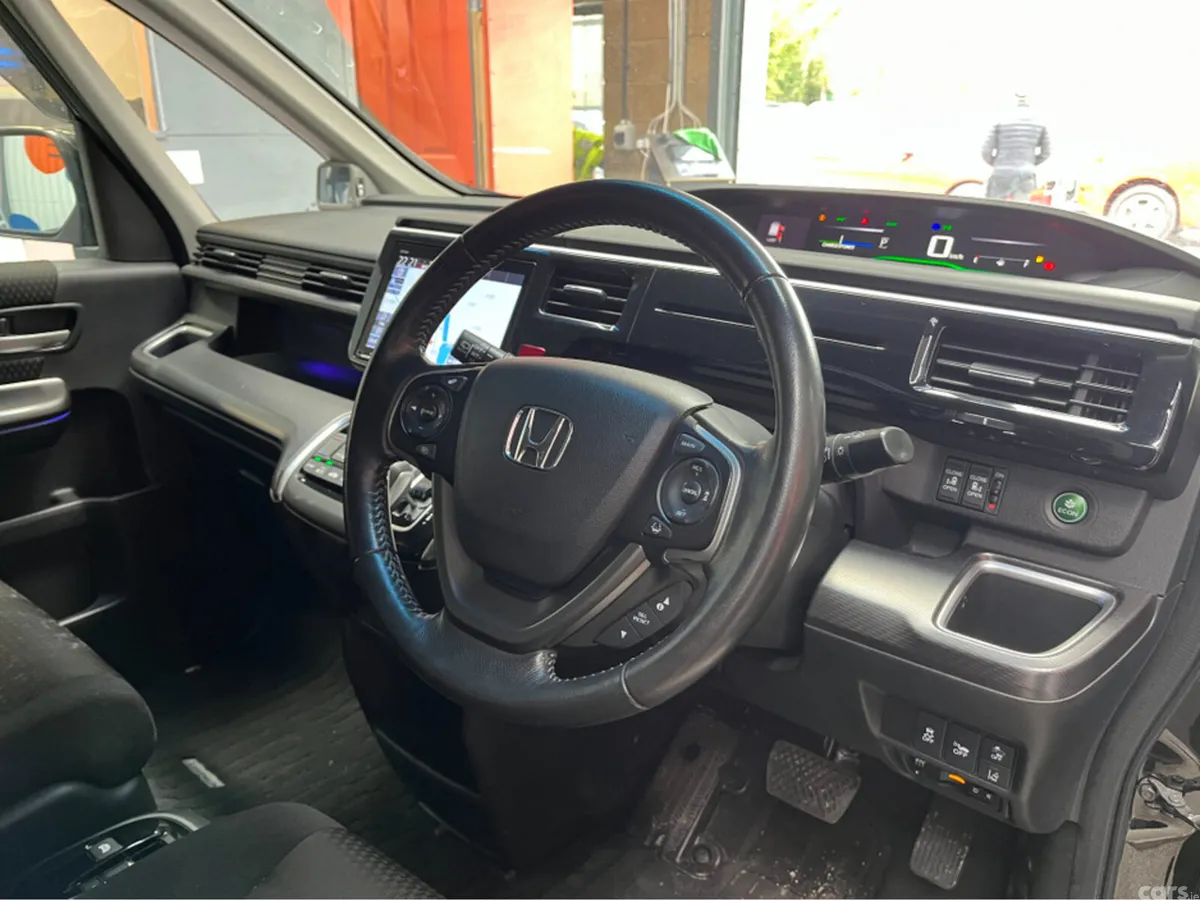 Honda Stepwagon MPV, Petrol Hybrid, 2018, Black