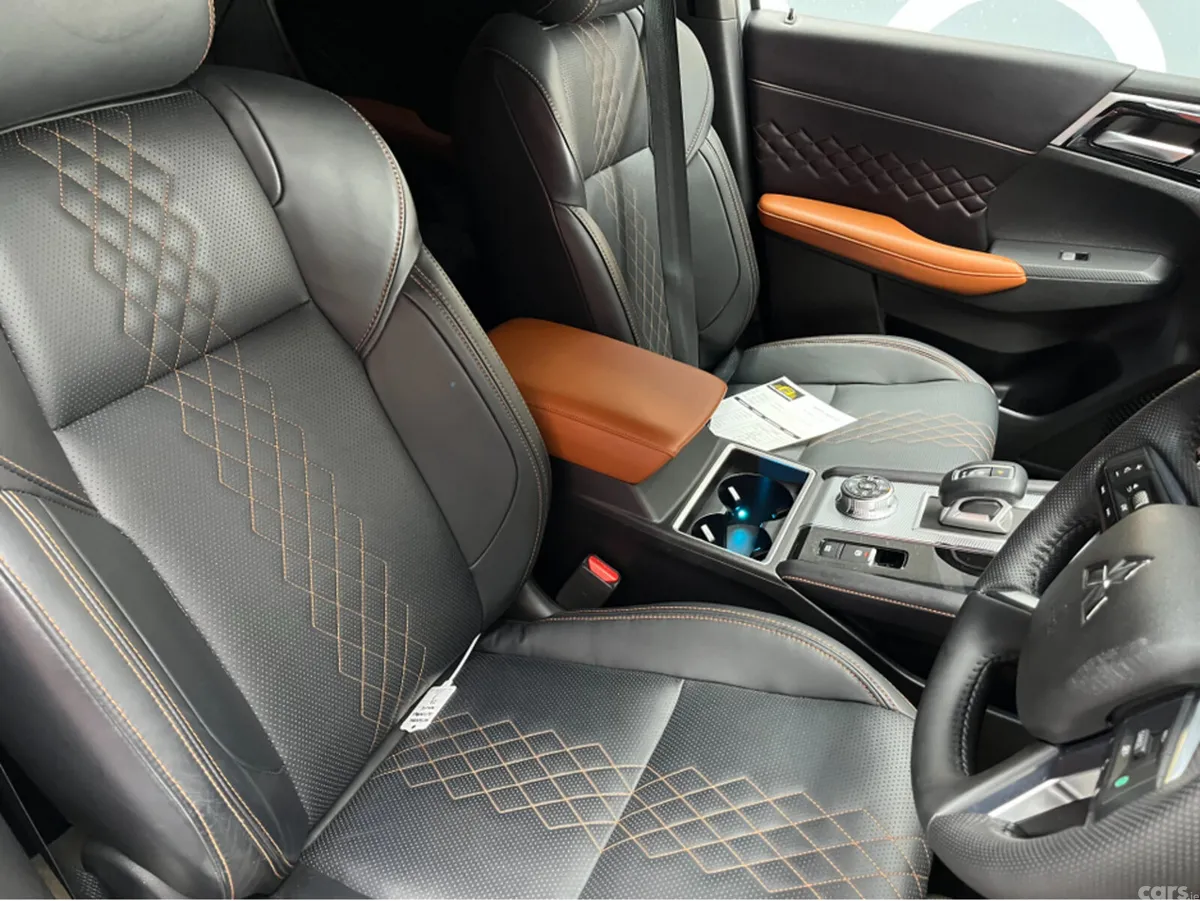 Mitsubishi Outlander SUV, Petrol Plug-in Hybrid, 2023, White