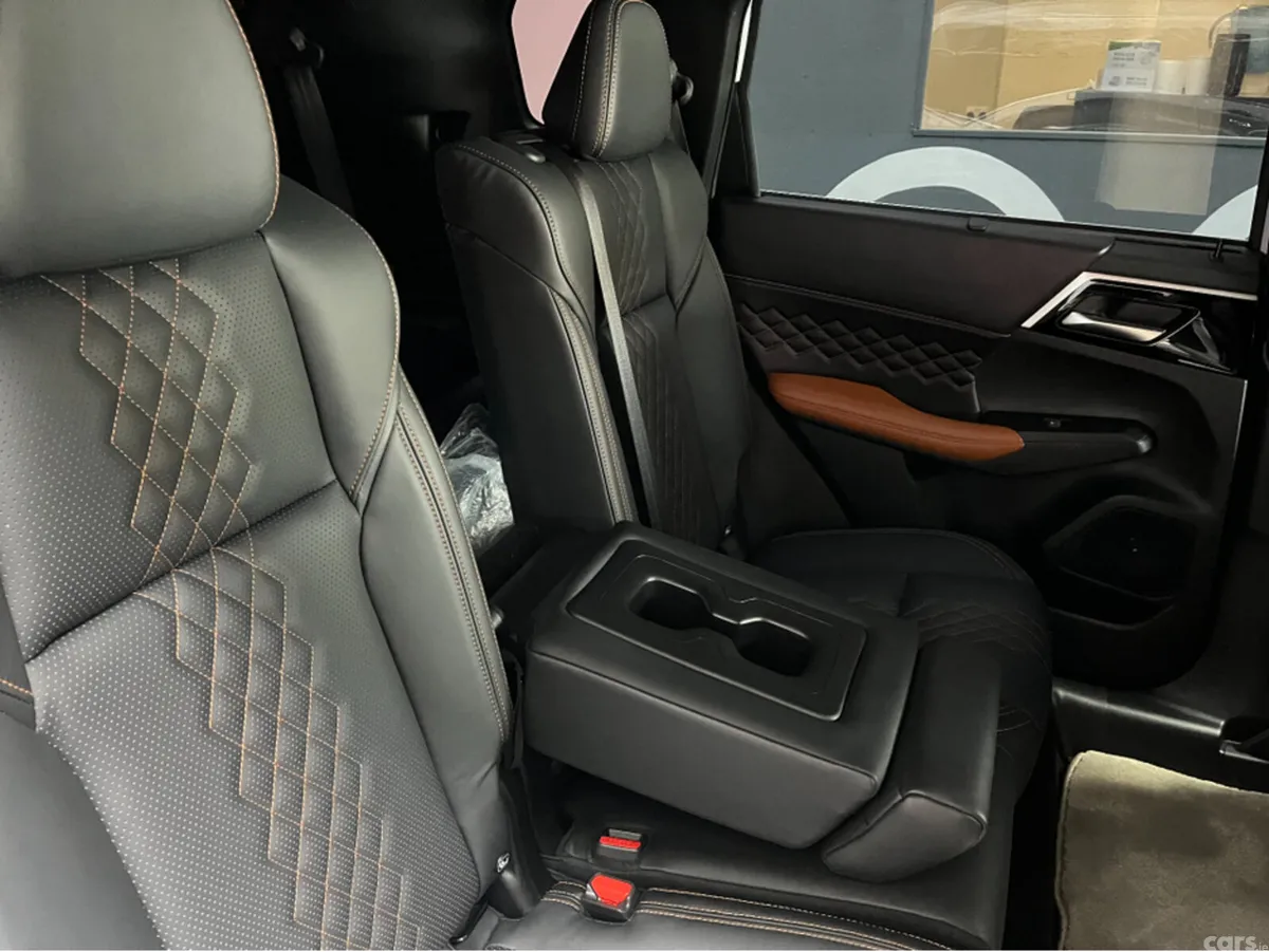 Mitsubishi Outlander SUV, Petrol Plug-in Hybrid, 2023, White