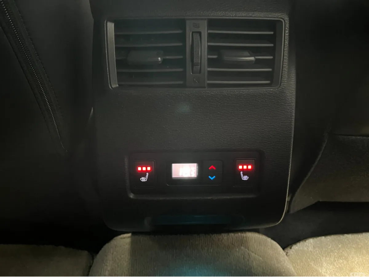 Mitsubishi Outlander SUV, Petrol Plug-in Hybrid, 2023, White