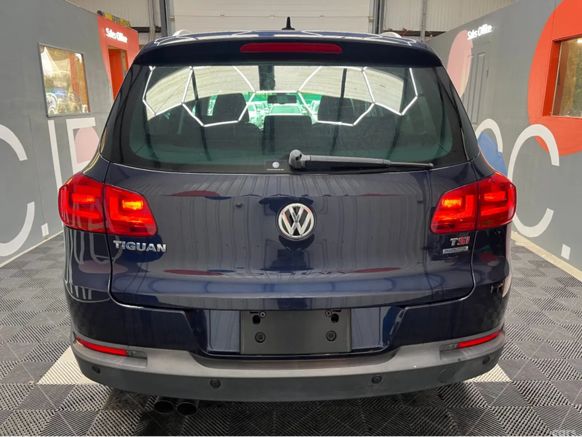 Volkswagen Tiguan SUV, Petrol, 2013, Blue