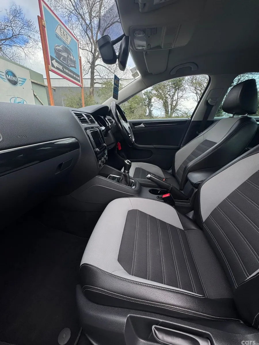 Volkswagen Jetta Saloon, Diesel, 2017, Grey
