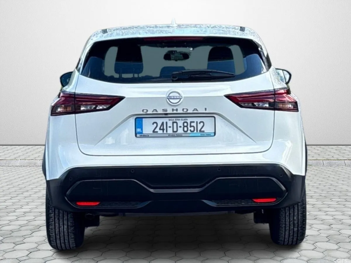 Nissan Qashqai MPV, Petrol, 2024, White