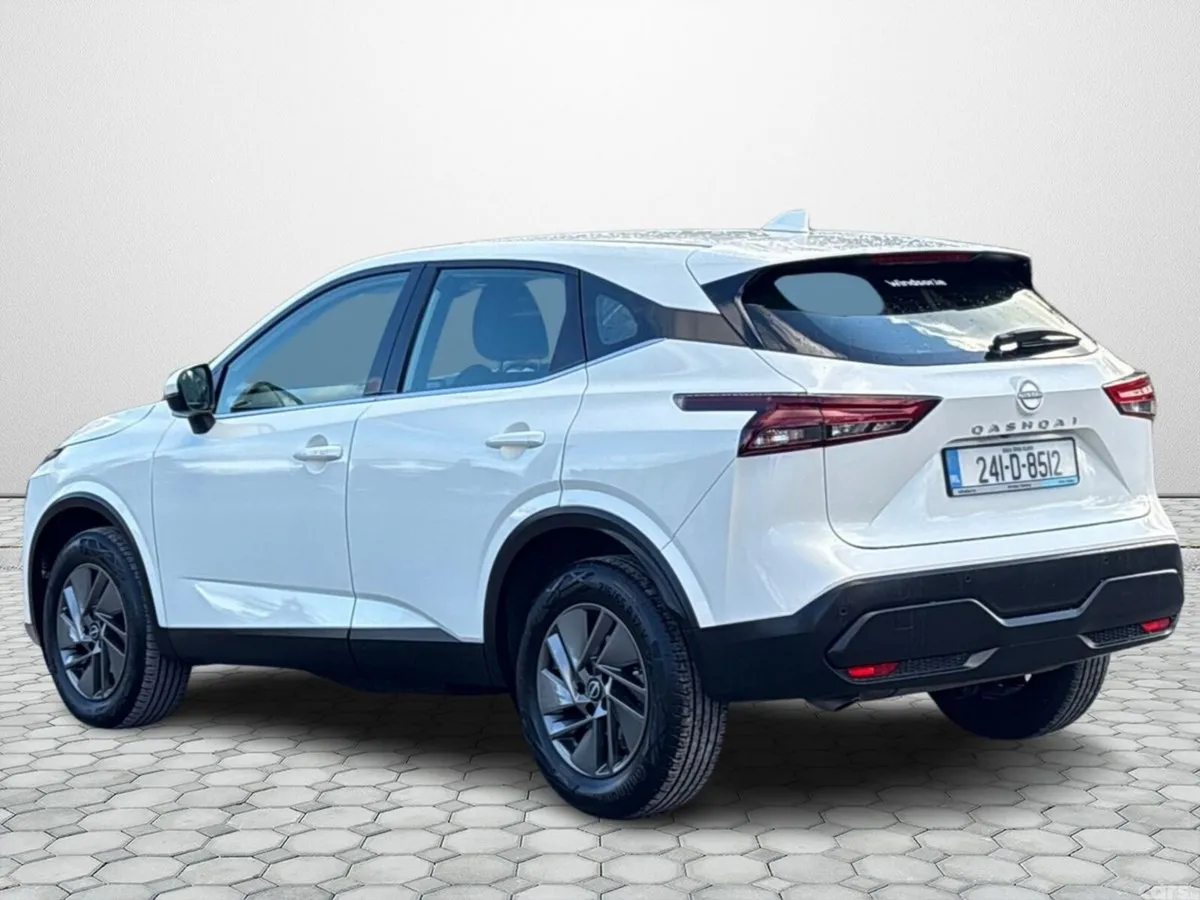 Nissan Qashqai MPV, Petrol, 2024, White