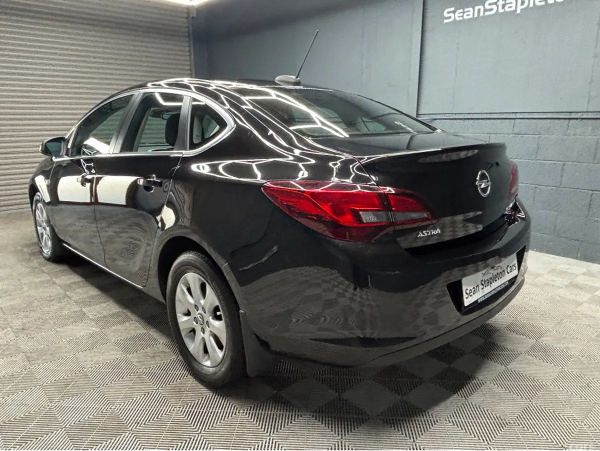 Opel Astra Saloon, Diesel, 2018, Black
