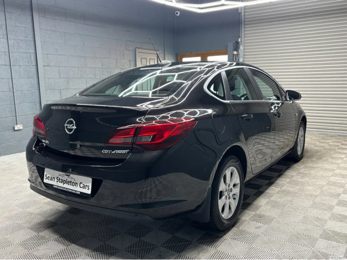 Opel Astra Saloon, Diesel, 2018, Black