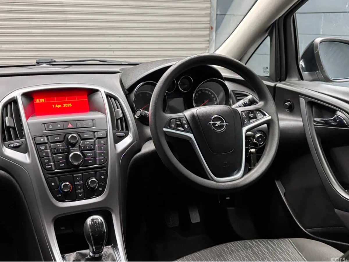 Opel Astra Saloon, Diesel, 2018, Black