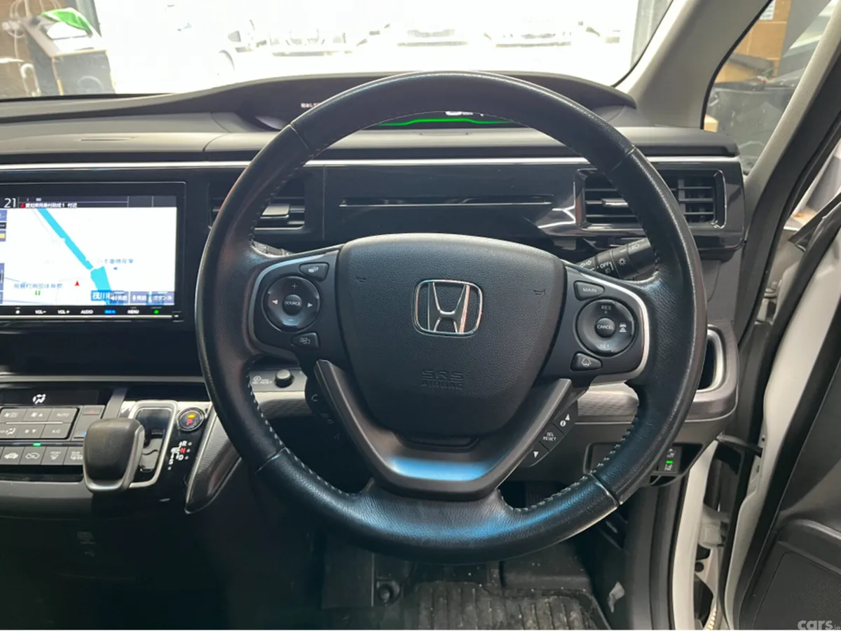 Honda Stepwagon MPV, Petrol Hybrid, 2018, White