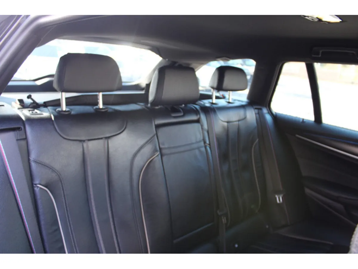 BMW 5-Series Estate, Petrol Plug-in Hybrid, 2024, Grey
