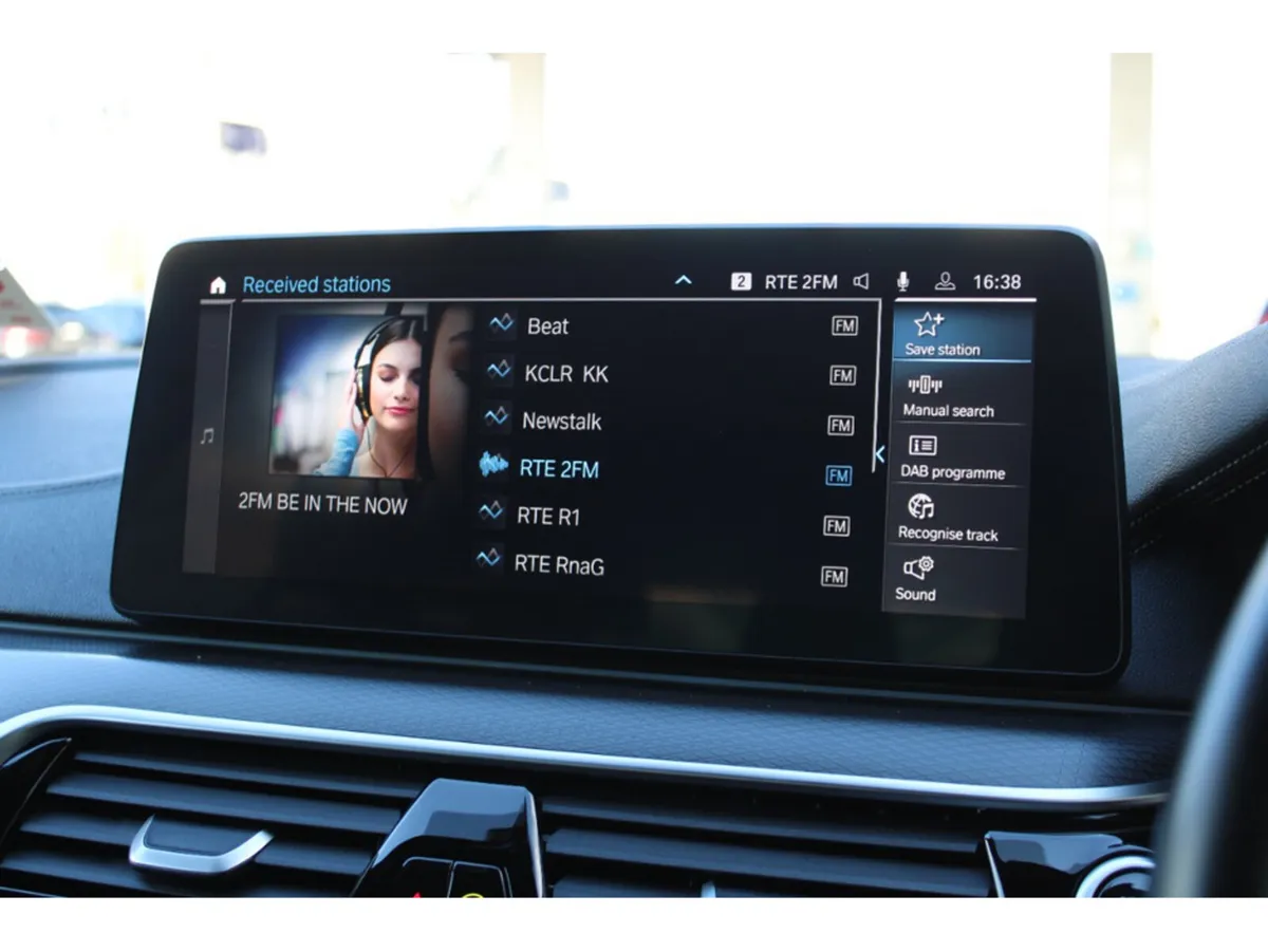 BMW 5-Series Estate, Petrol Plug-in Hybrid, 2024, Grey