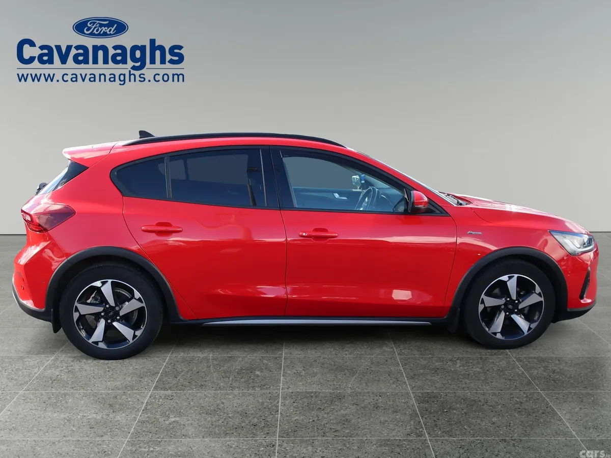 Ford Focus Hatchback, Petrol, 2024, Red