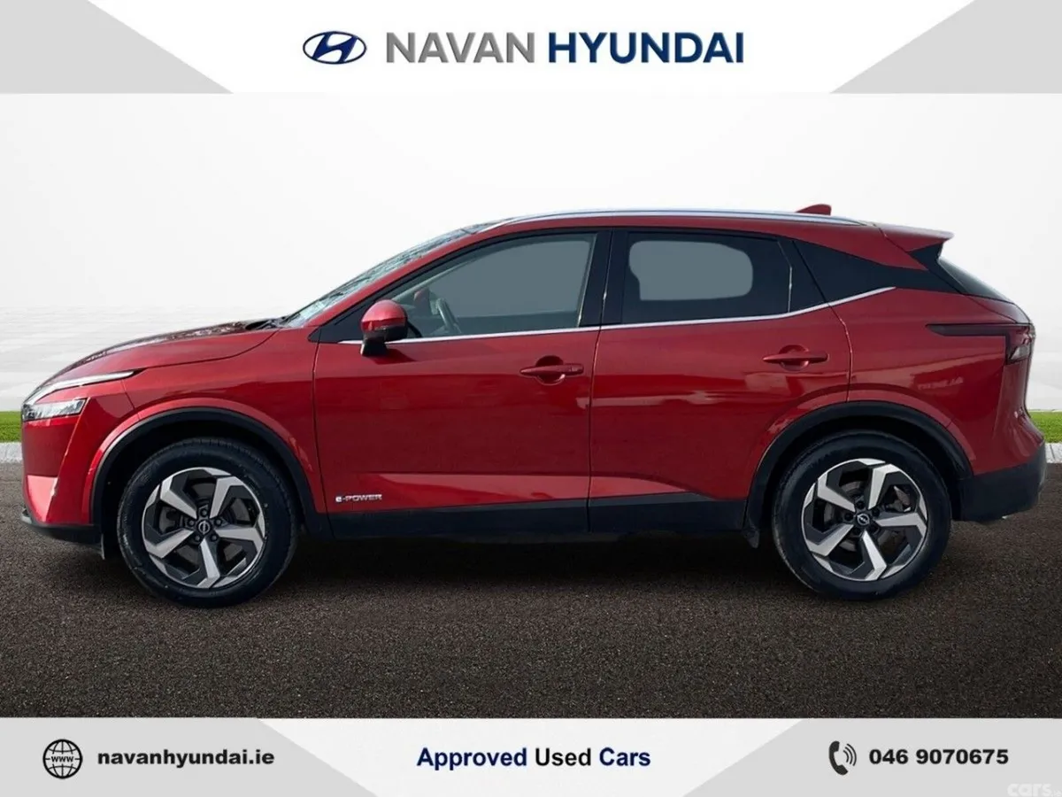 Nissan Qashqai MPV, Petrol Hybrid, 2023, Red