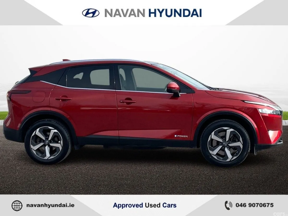 Nissan Qashqai MPV, Petrol Hybrid, 2023, Red