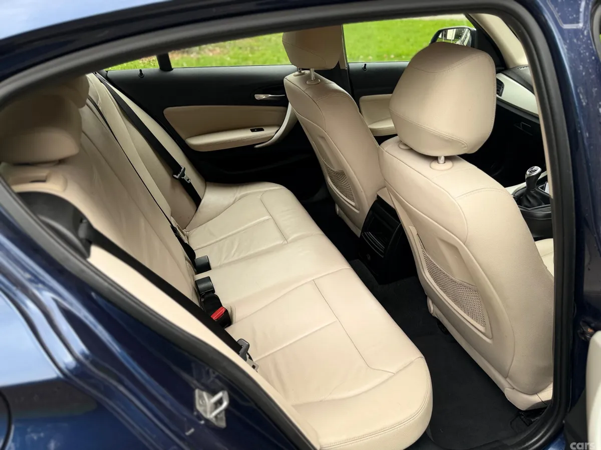 BMW 1-Series Hatchback, Diesel, 2015, Blue