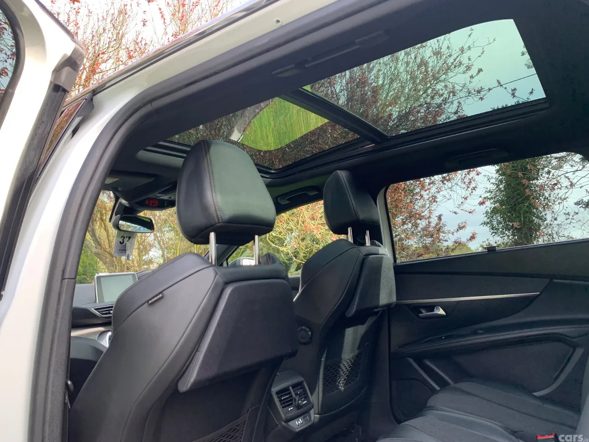 Peugeot 5008 MPV, Diesel, 2020, White