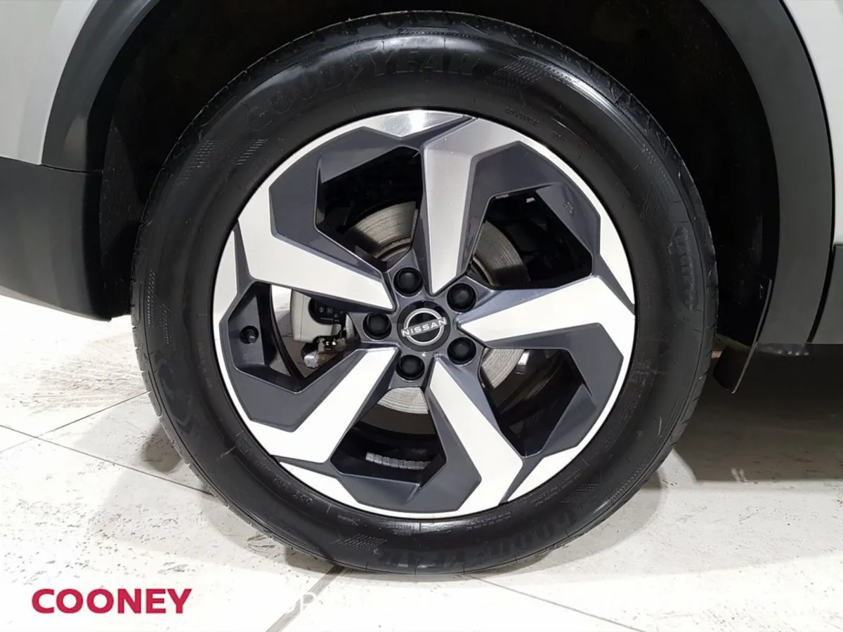 Nissan Qashqai MPV, Petrol Hybrid, 2023, Grey