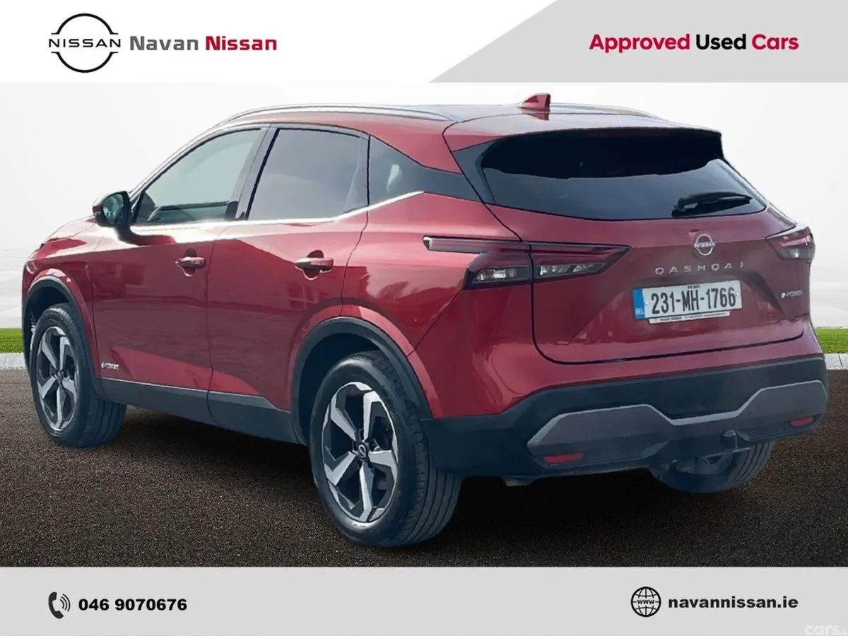 Nissan Qashqai MPV, Petrol Hybrid, 2023, Red