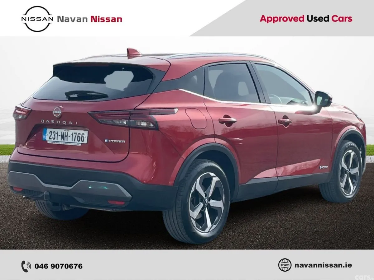 Nissan Qashqai MPV, Petrol Hybrid, 2023, Red
