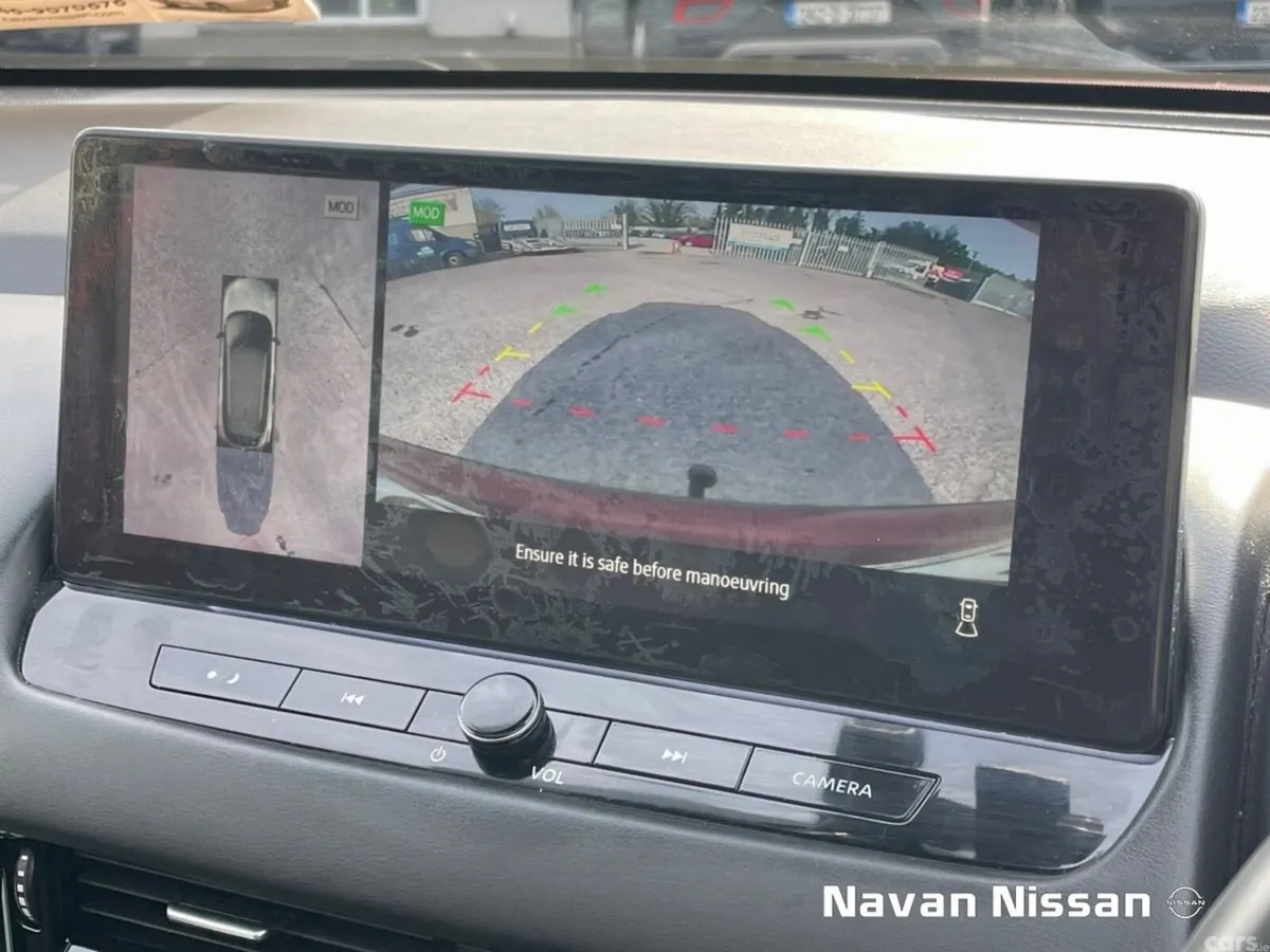 Nissan Qashqai MPV, Petrol Hybrid, 2023, Red