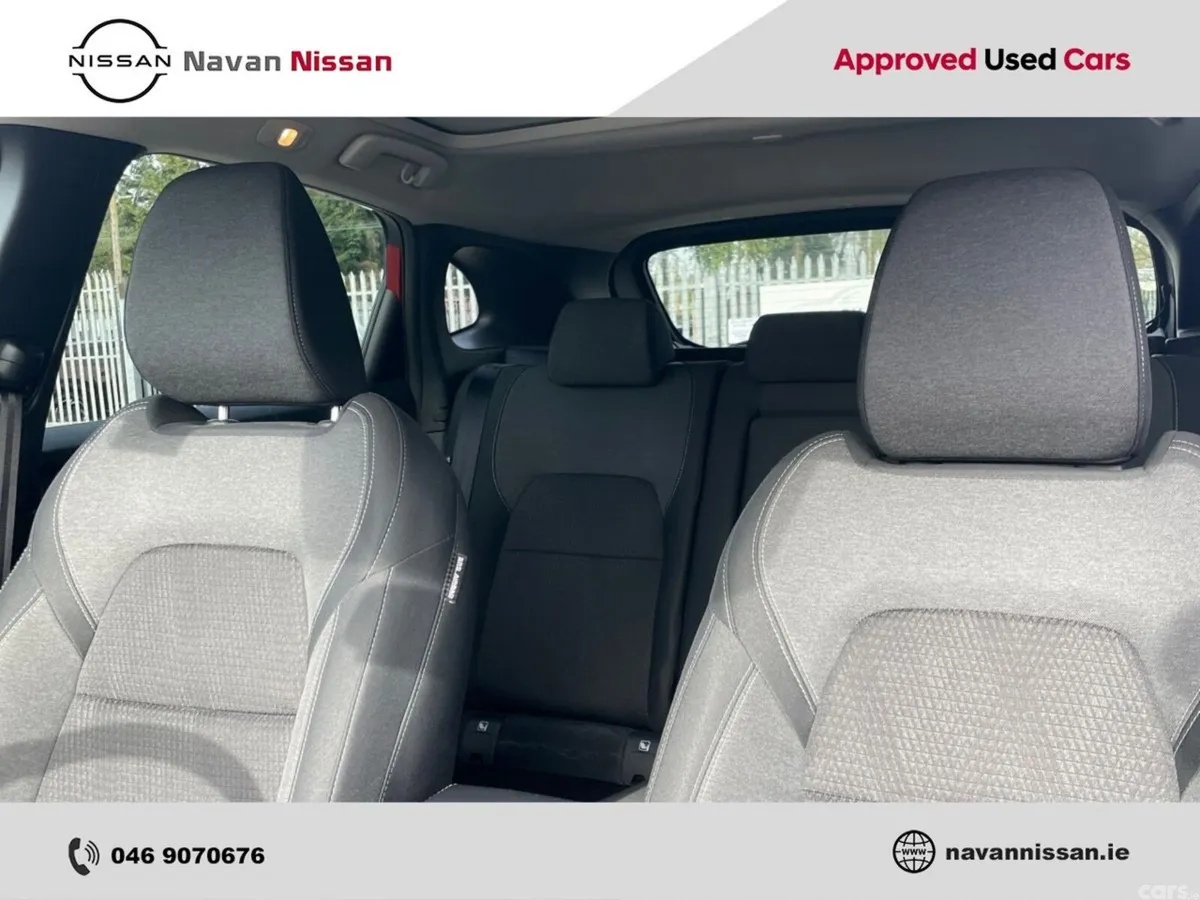 Nissan Qashqai MPV, Petrol Hybrid, 2023, Red