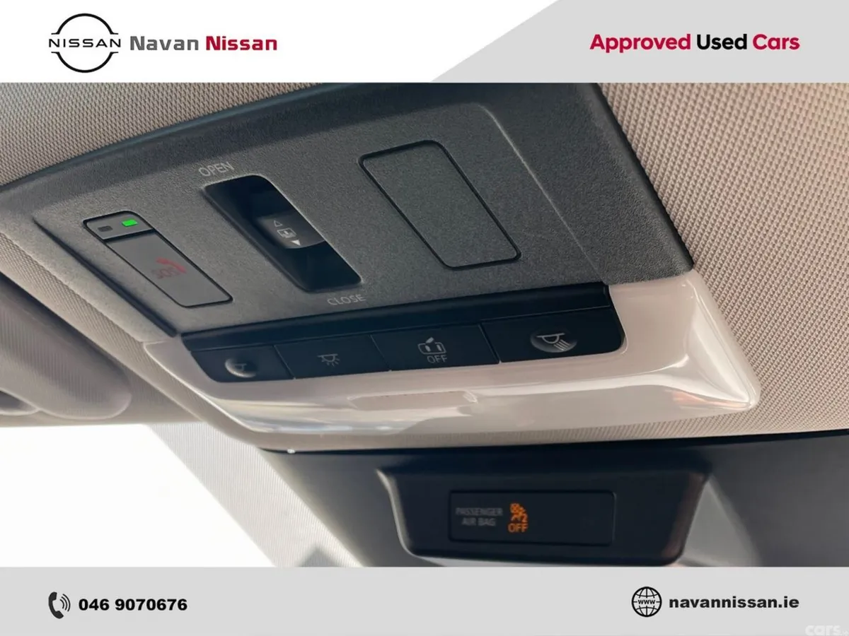 Nissan Qashqai MPV, Petrol Hybrid, 2023, Red