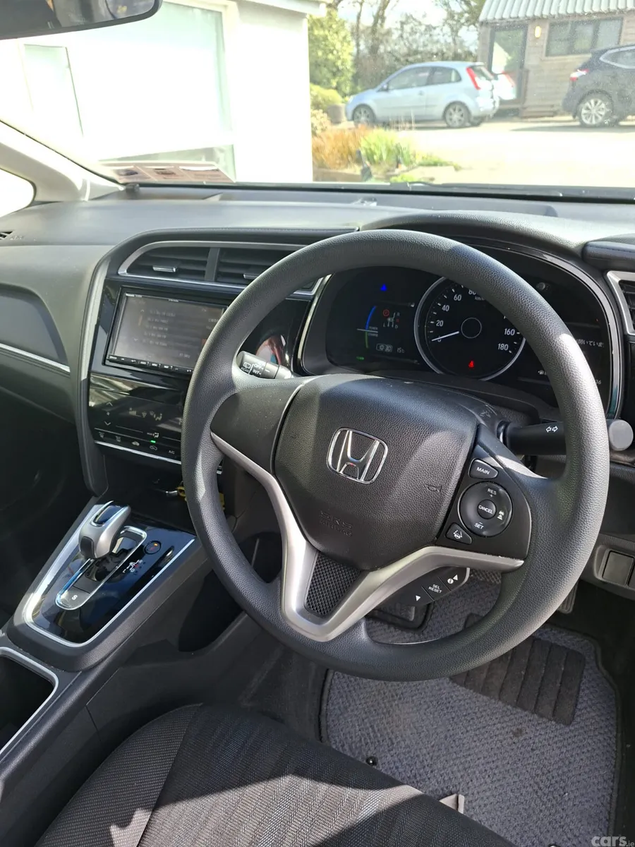 Honda Shuttle Estate, Petrol Hybrid, 2022, White