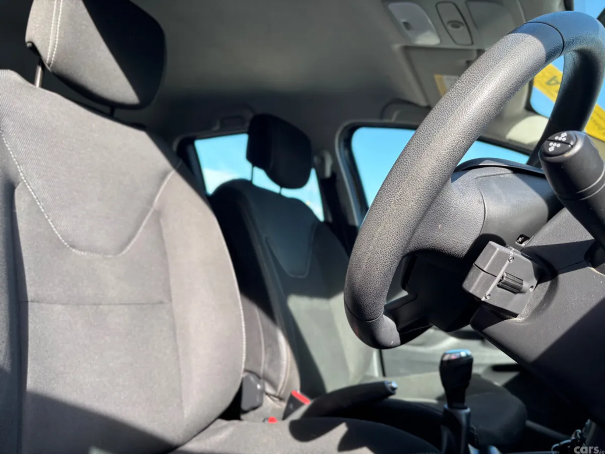 Renault Clio Hatchback, Petrol, 2017, Black