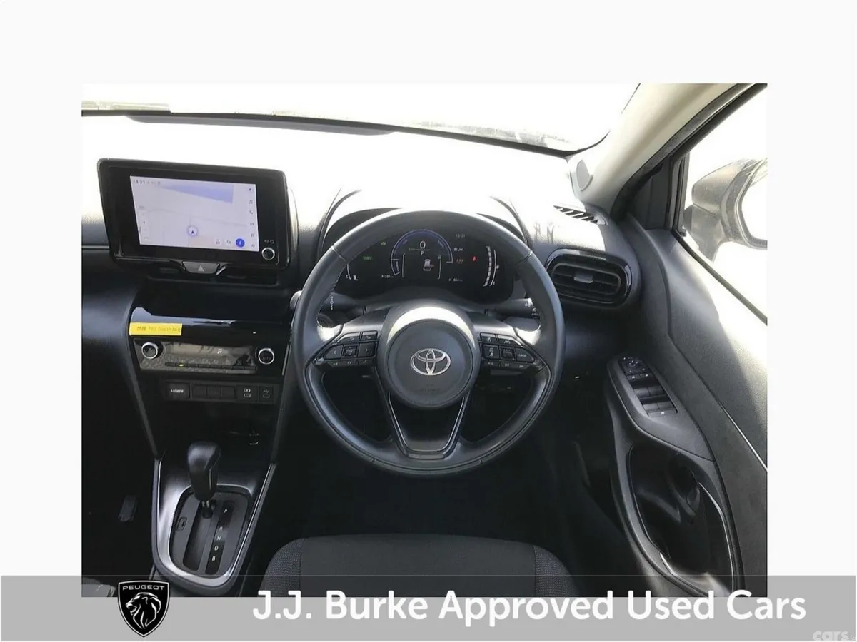 Toyota Yaris Hatchback, Petrol Hybrid, 2024, White