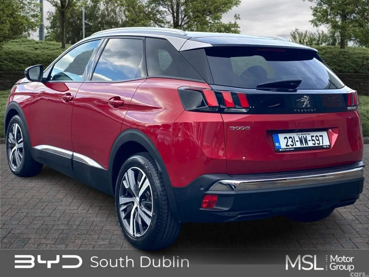 Peugeot 3008 MPV, Diesel, 2023, Red