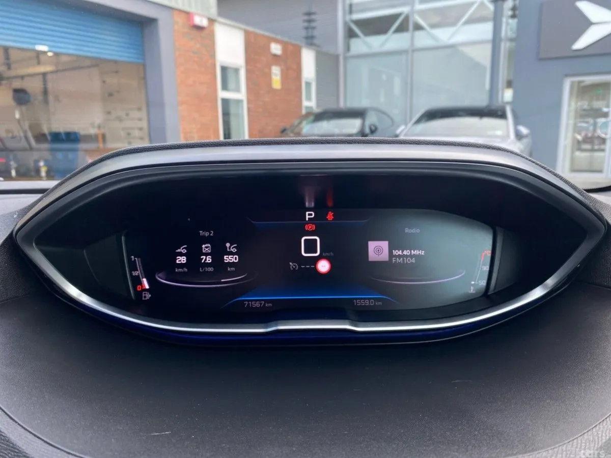 Peugeot 3008 MPV, Diesel, 2023, Red