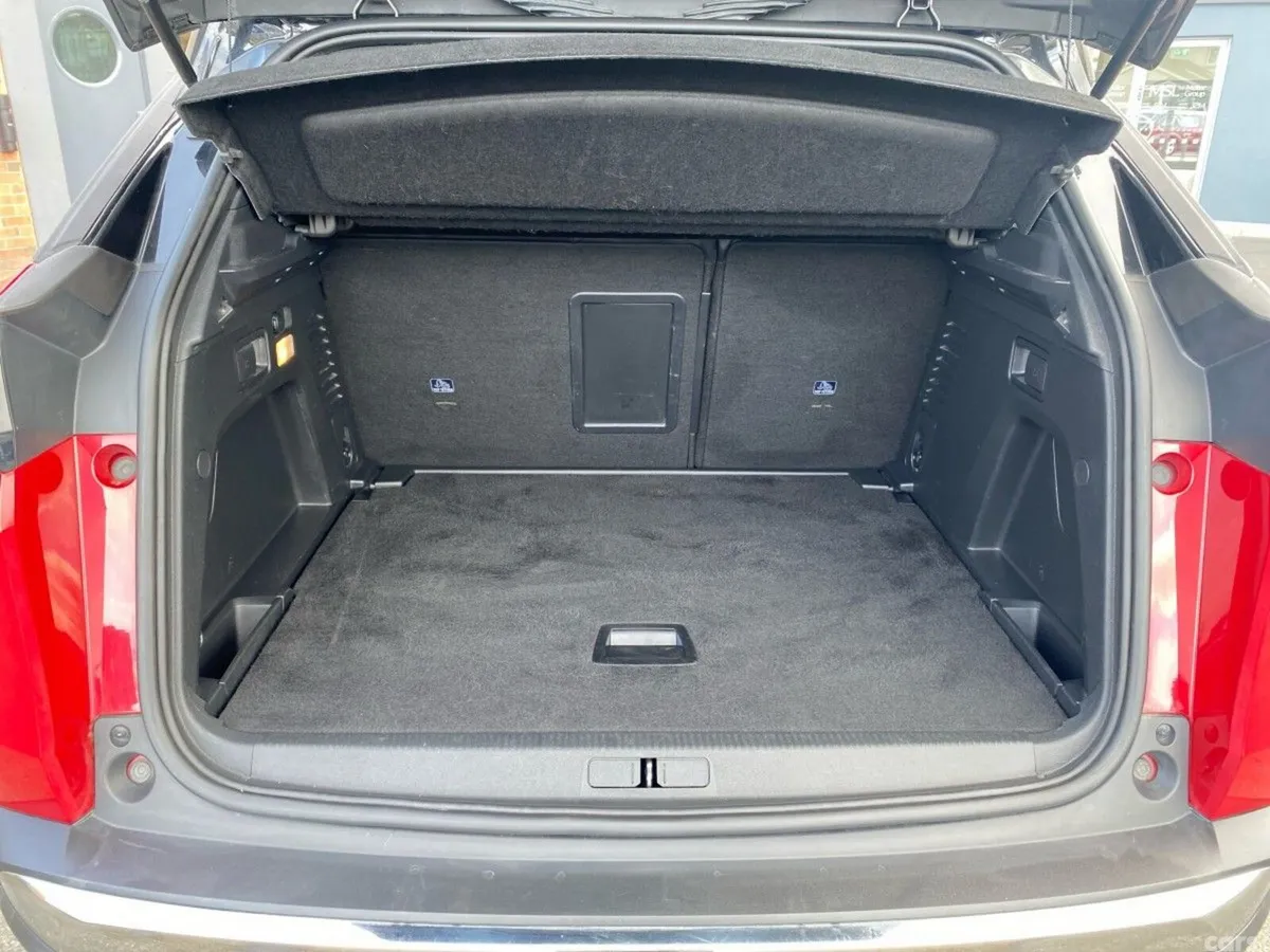 Peugeot 3008 MPV, Diesel, 2023, Red