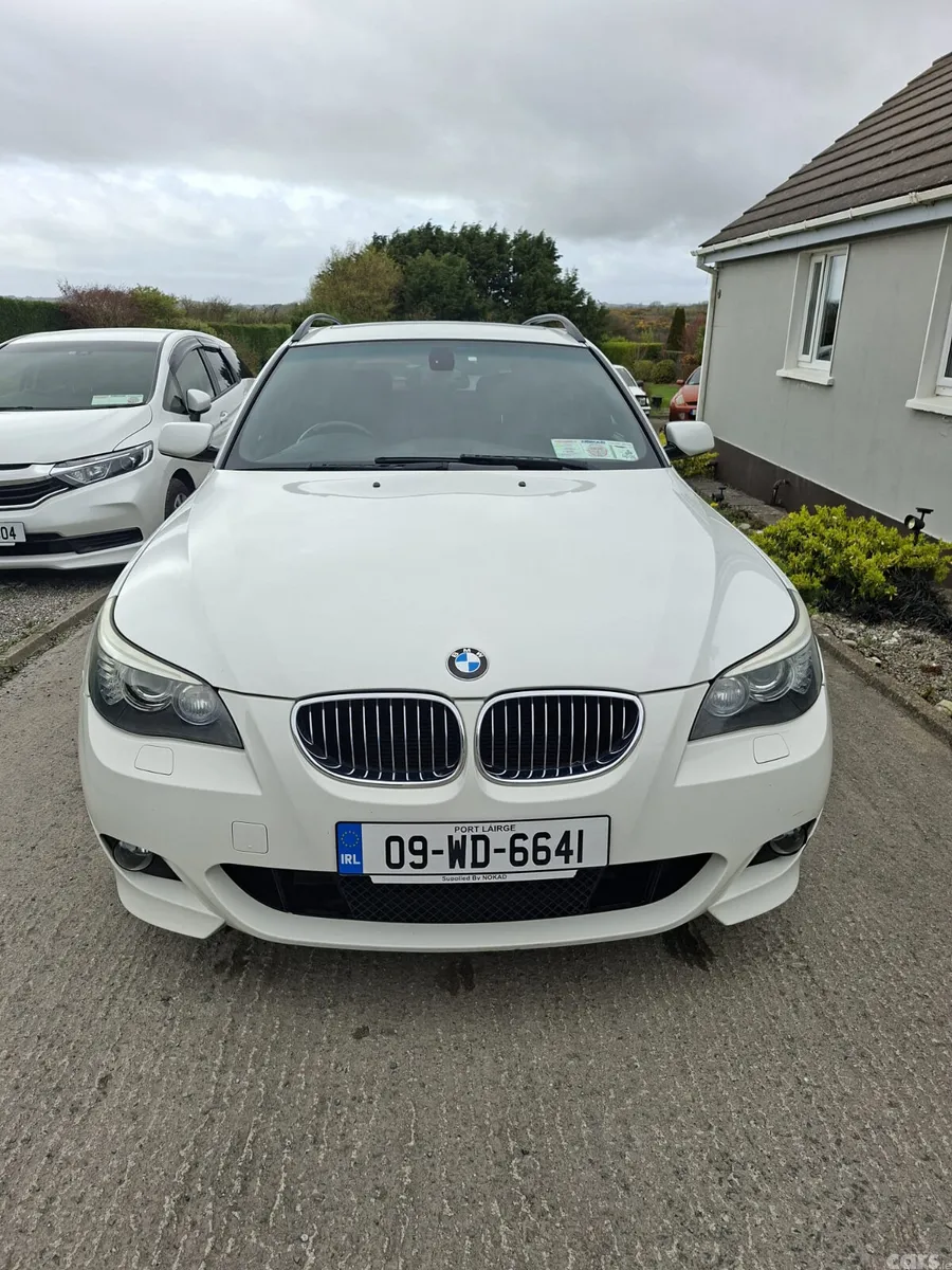 BMW 5-Series Estate, Petrol, 2009, White