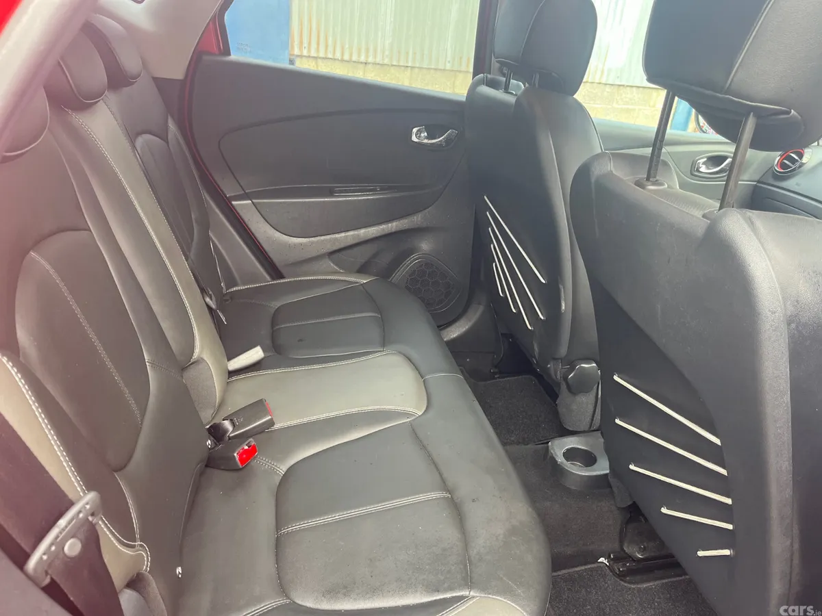 Renault Captur Hatchback, Diesel, 2017, Red