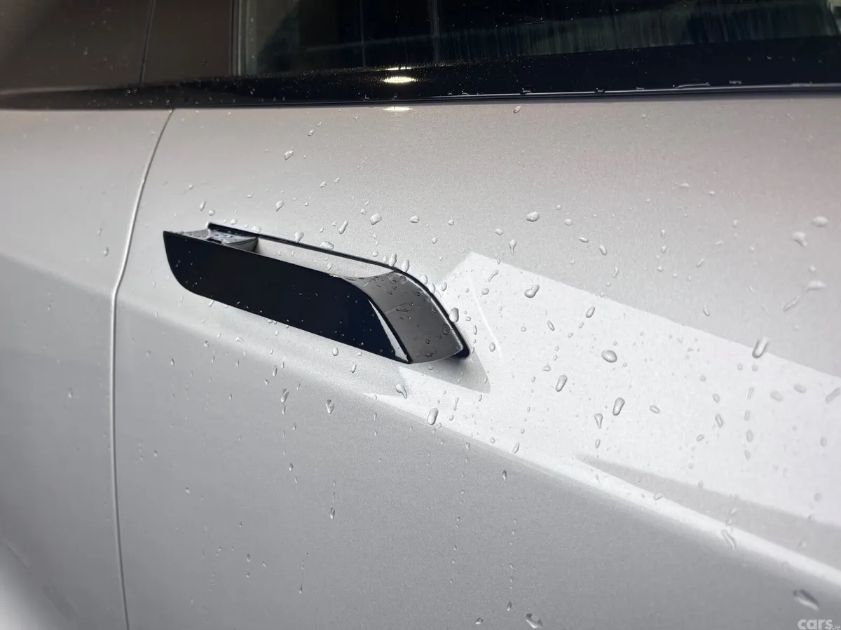 Tesla Model S Hatchback, Electric, 2016, Silver