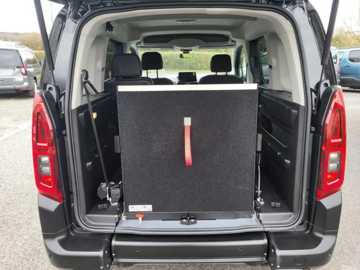 Citroen Berlingo MPV, Diesel, 2023, Black