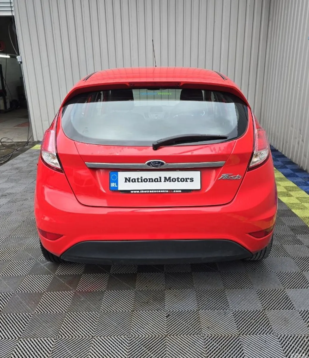 Ford Fiesta Hatchback, Petrol, 2014, Red
