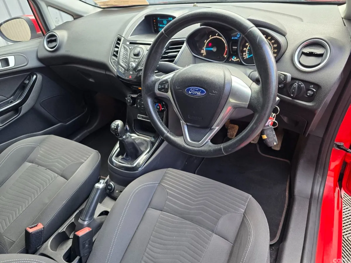 Ford Fiesta Hatchback, Petrol, 2014, Red