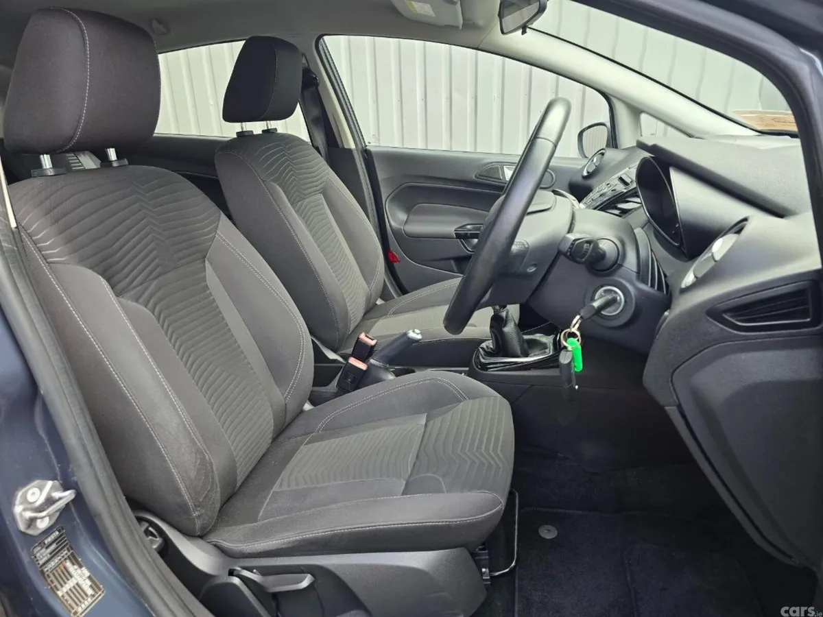 Ford Fiesta Hatchback, Petrol, 2015, Grey