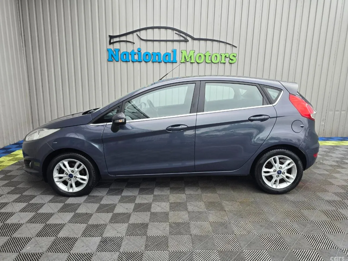 Ford Fiesta Hatchback, Petrol, 2015, Grey