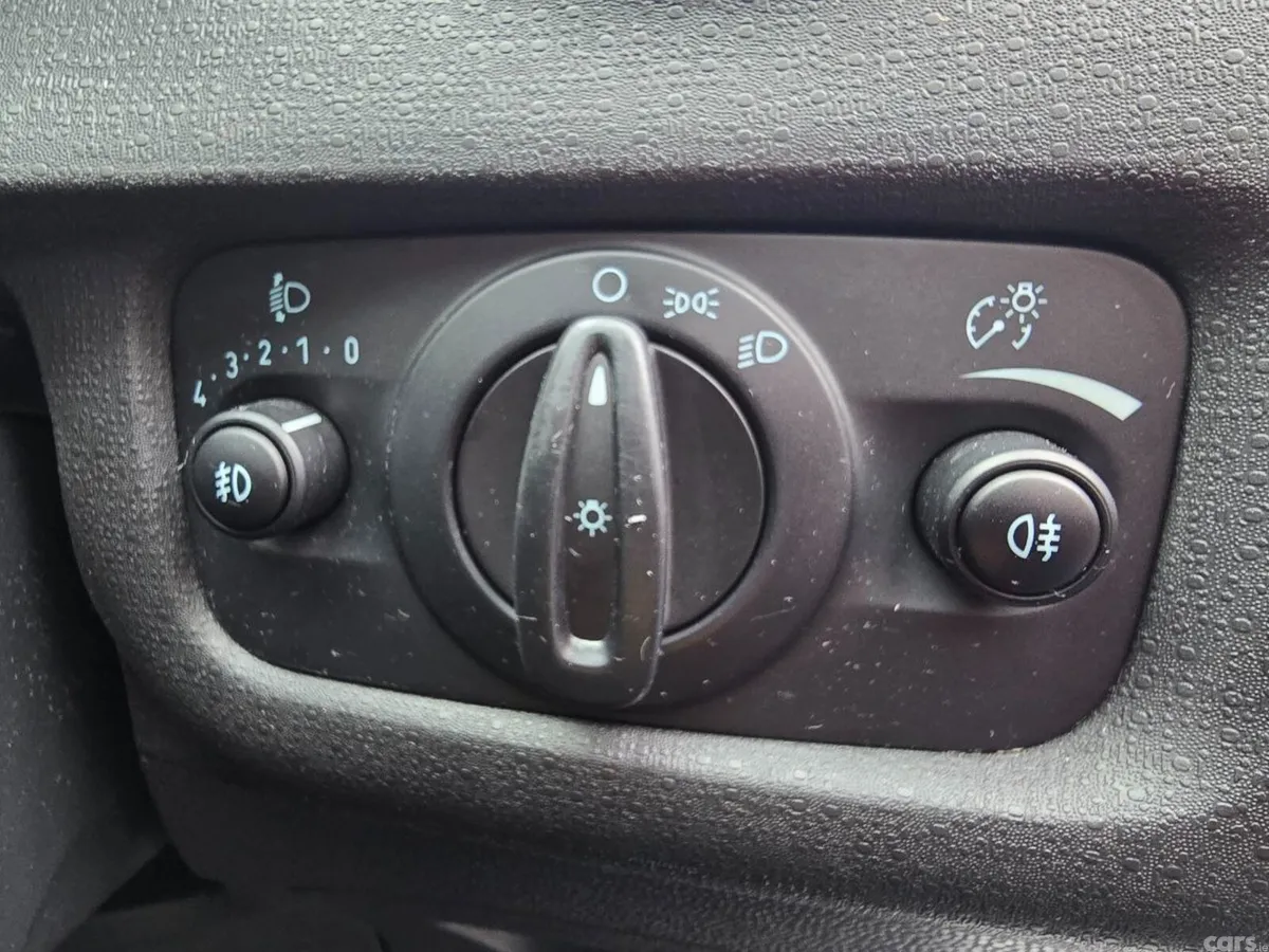Ford Fiesta Hatchback, Petrol, 2015, Silver