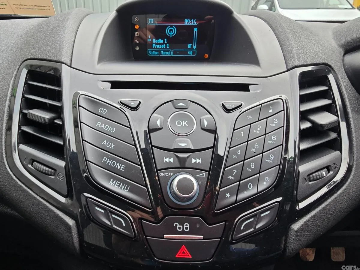 Ford Fiesta Hatchback, Petrol, 2015, Silver
