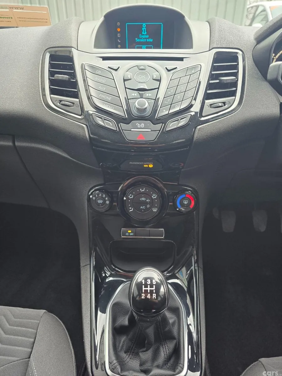 Ford Fiesta Hatchback, Petrol, 2015, Silver