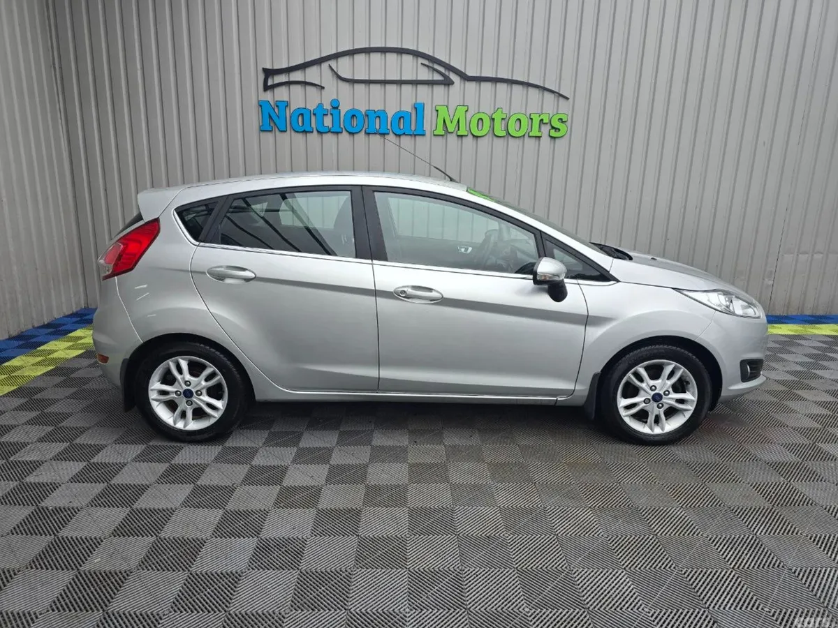 Ford Fiesta Hatchback, Petrol, 2015, Silver