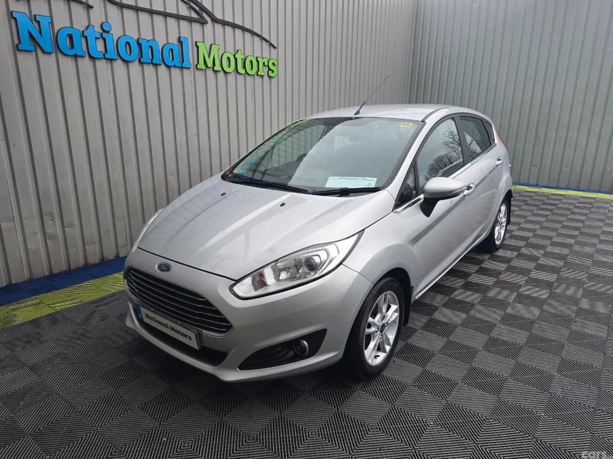Ford Fiesta Hatchback, Petrol, 2015, Silver
