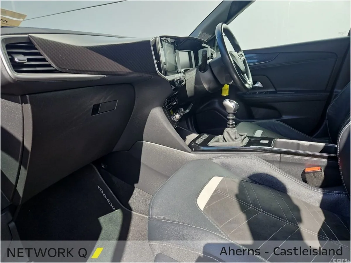 Opel Mokka SUV, Petrol, 2024, Red