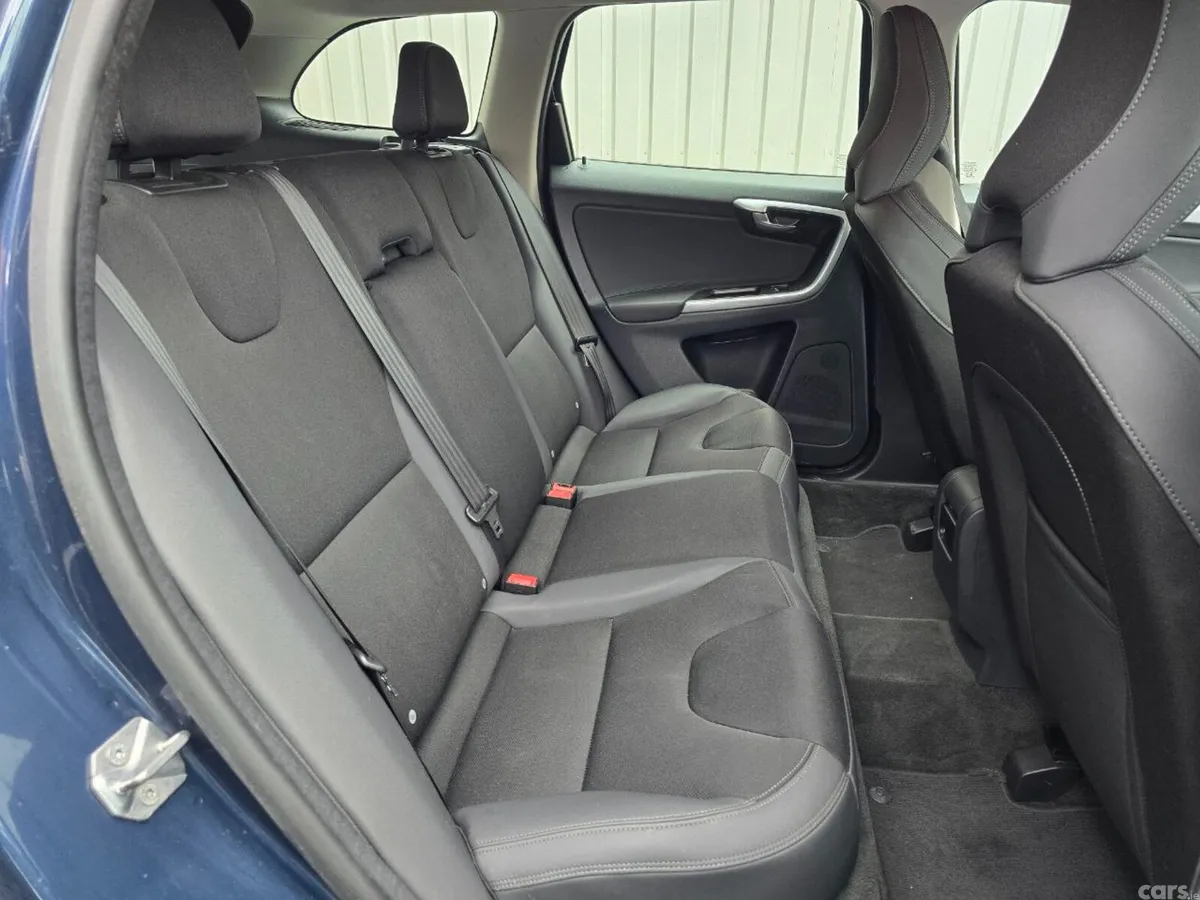 Volvo XC60 SUV, Diesel, 2014, Blue