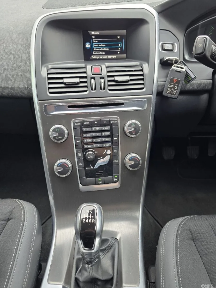 Volvo XC60 SUV, Diesel, 2014, Blue