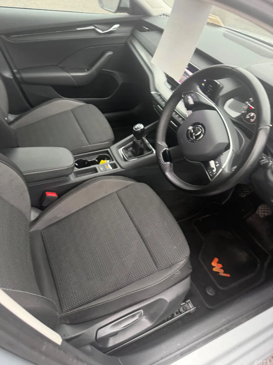 Skoda Octavia Saloon, Diesel, 2022, Grey